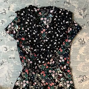 Bloomingdales - Beautiful summer wrap dress- XS